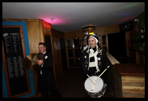 602x401 pixels (157K)